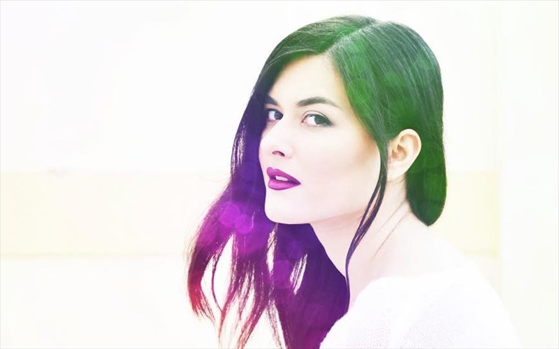 i-aleksandra-koniak-live-sto-spollati-bar-stin-plateia-agias-eirinis