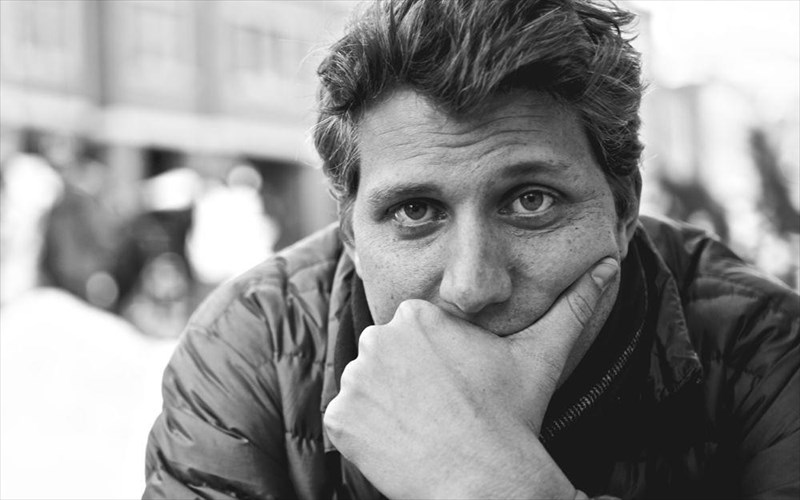 o-tzef-nikols-kserei-pos-na-kinimatografei-tin-patrotita