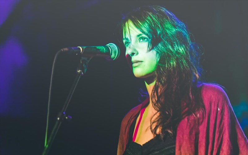 oi-keep-shelly-in-athens-gia-mia-bradia-sto-romantso