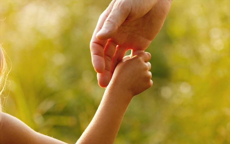 10-koubentes-pou-kanoun-kalo-sta-paidia