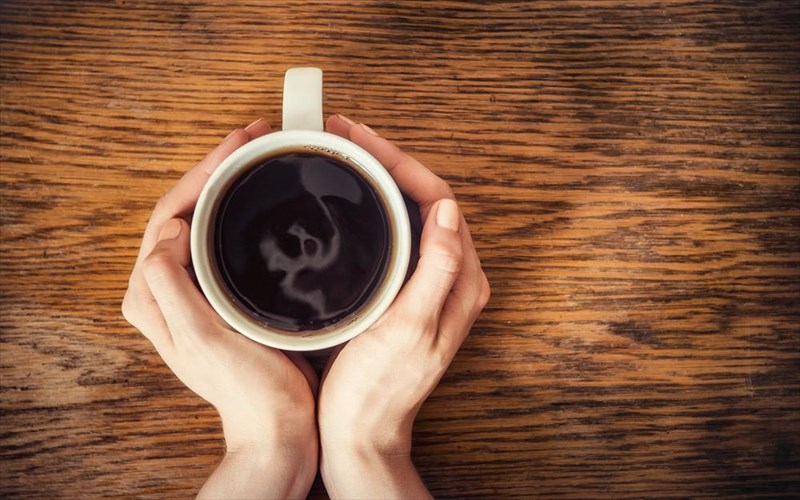 pos-mporei-na-ofelisei-o-kafes-tis-gunaikes-kafes-tis-gunaikes