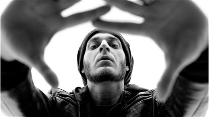 one-man-show-apo-ton-rous