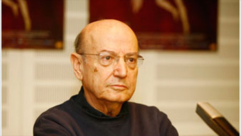 efuge-o-skinothetis-thodoros-aggelopoulos-skinothetis-thodoros-aggelopoulos