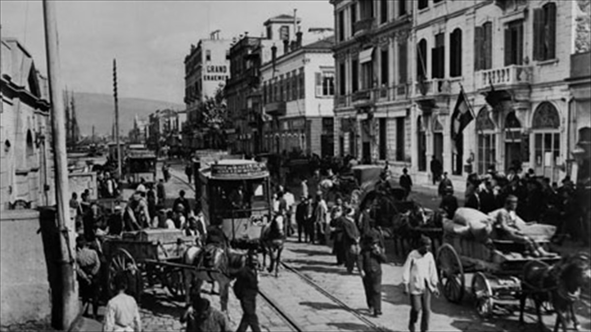 eikastiki-ekthesi-gia-tin-katastrofi-tis-smurnis