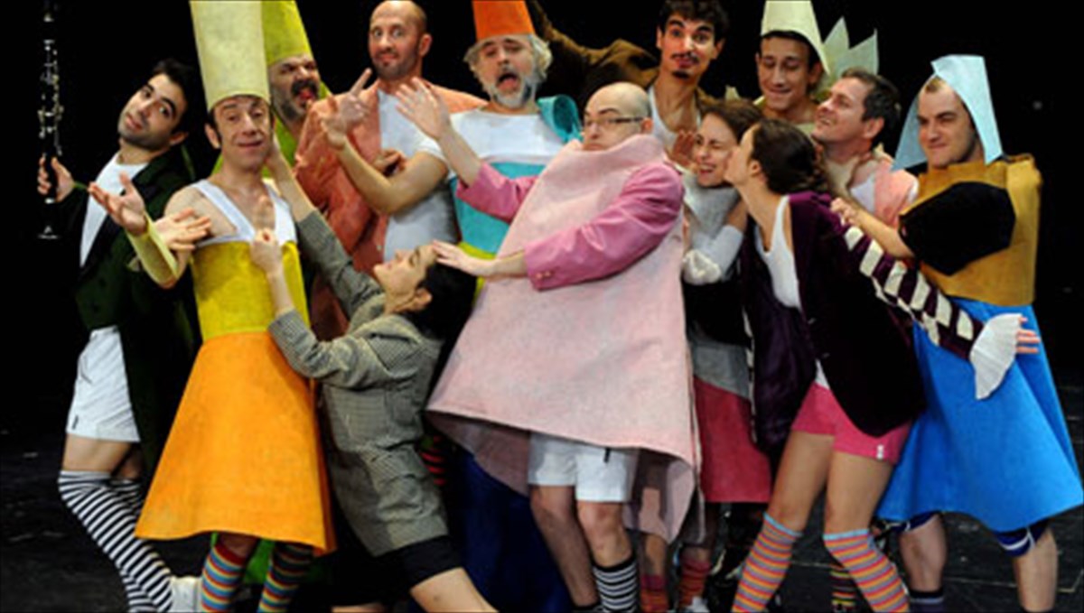 i-satira-tou-koutrouli-sto-ethniko-theatro