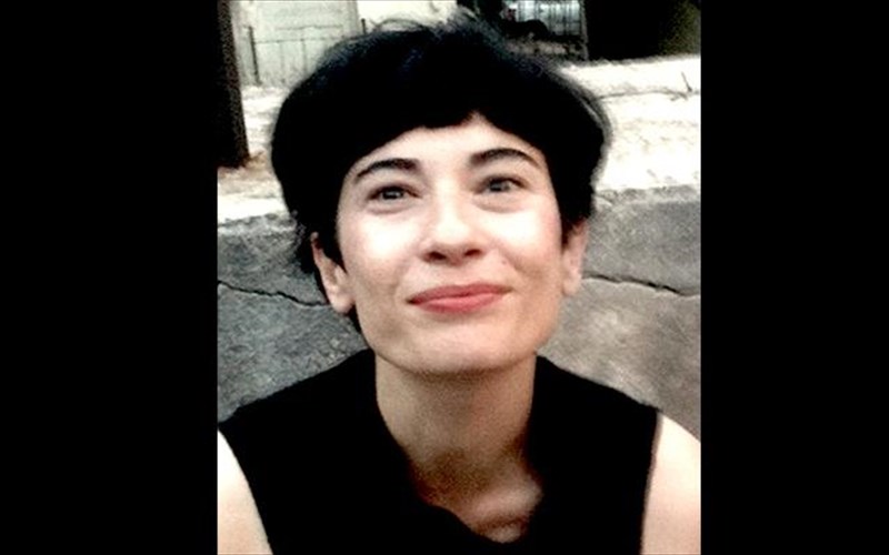 marina-gioti-olo-to-ergo-anaparista-to-soma-enos-anthropou-pou-koimithike-ena-bradu-stin-athina-tou-2016