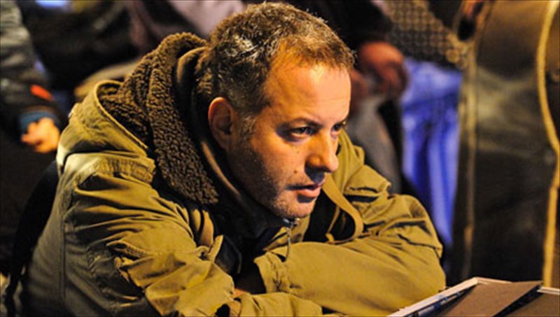 panagiotis-fafoutis-ginomaste-olo-kai-pio-kleistofobikoi