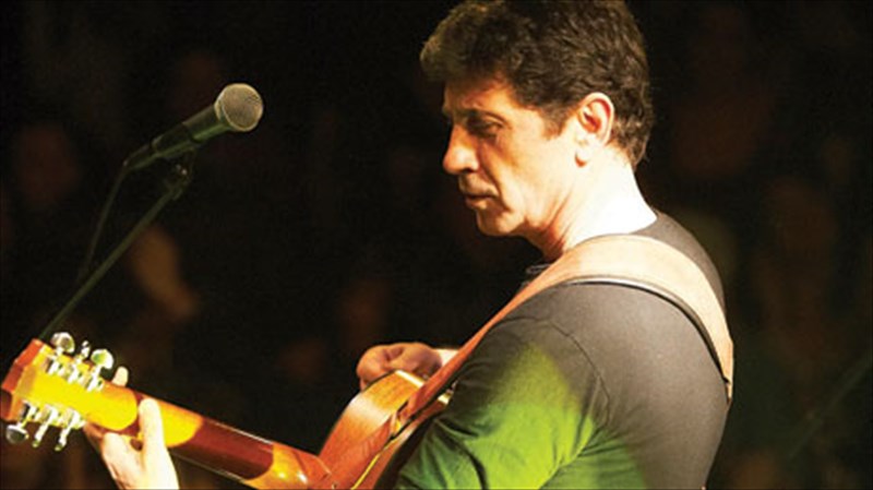 taksidepsame-sta-paramuthia-tou-sokrati-malama