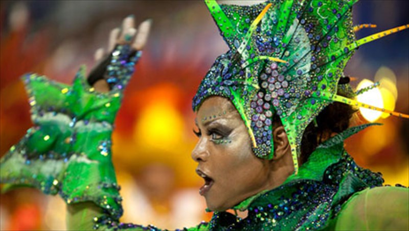 karnabalia-tou-kosmou-pro-ton-pulon