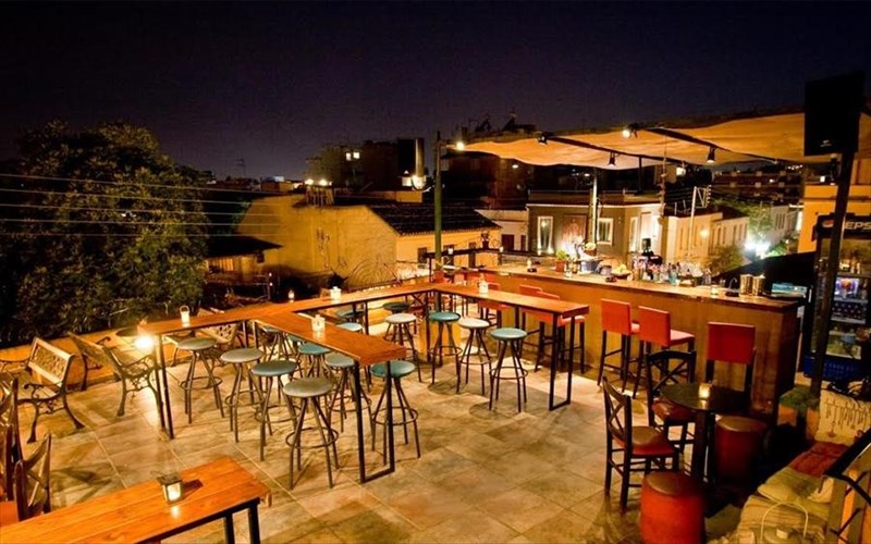 kalokairini-apodrasi-stin-taratsa-tou-white-noise