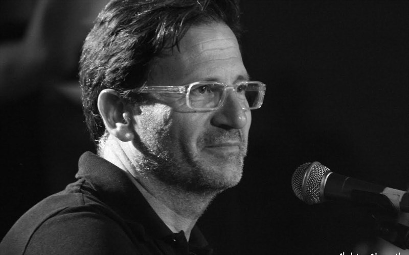 o-thanasis-papakonstantinou-sto-theatro-braxon-burona