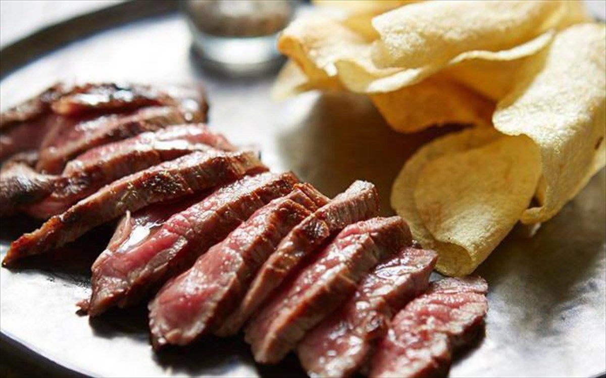 black-angus-beef-tri-tip-me-chips-patatas-kai-alati-troufas-7-food-sins-gastro-pub-food-sins-gastro-pub