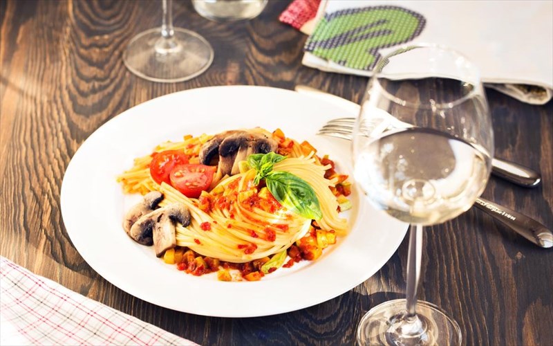 poia-krasia-tairiazoun-stis-makaronades