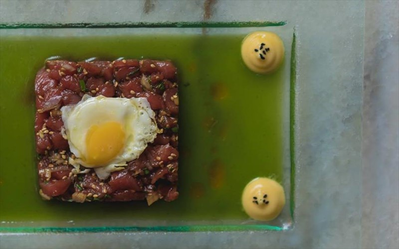 freskes-kalokairines-geuseis-kai-aromata-parelaunoun-sto-simul