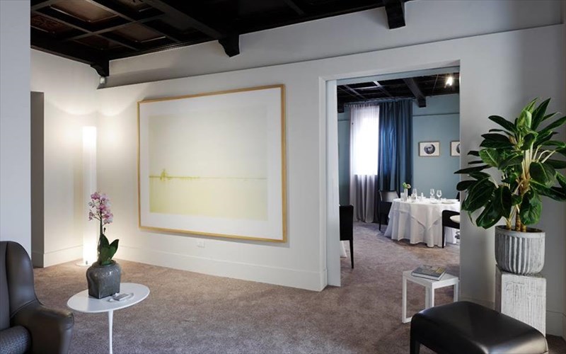 poio-estiatorio-katakta-fetos-tin-korufi-ton-50-kaluteron-tou-kosmou