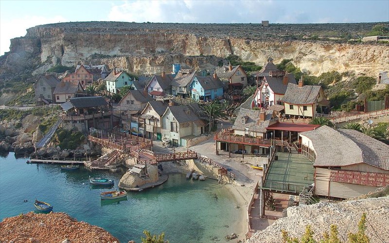 7-egkataleleimmena-kinimatografika-set-ston-kosmo-pou-mporeite-na-episkefteite-egkataleleimmena-kinimatografika-set-ston-kosmo-pou-mporeite-na-episkefteite