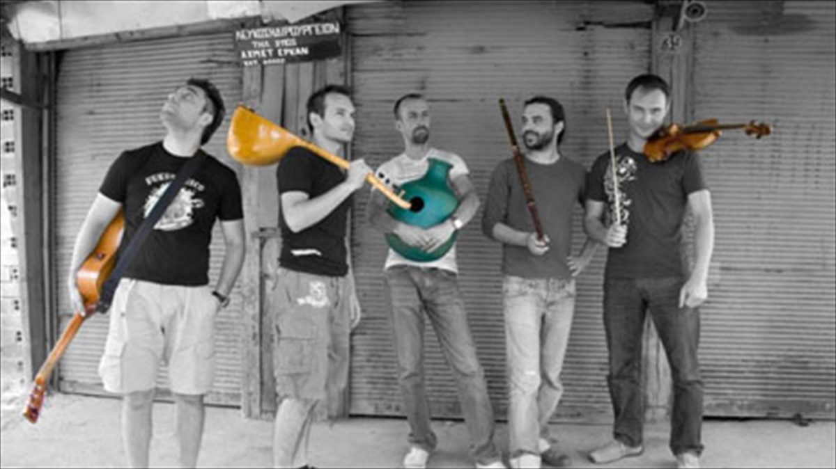 smurnaiika-anatolitika-kai-balkanika-tragoudia-apo-tous-balkanatolia