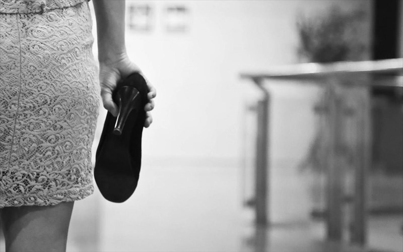 milisame-me-ta-koritsia-tou-young-lear