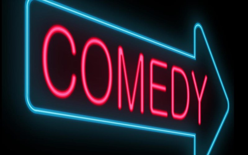 bradia-stand-up-comedy-sto-beakeio-theatro-peiraia