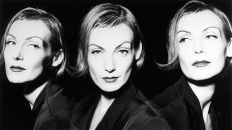 i-ute-lemper-gia-duo-bradies-sto-megaro-mousikis