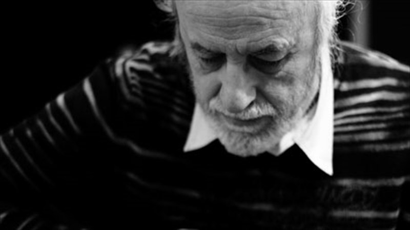 notis-mauroudis-h-krisi-kontainei-ta-podia-sta-oneira-mas