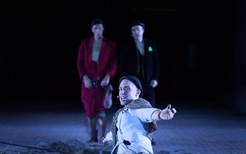 antonis-antonopoulos-isos-einai-kalutera-pou-o-godot-den-emfanizetai-kratietai-etsi-zontani-i-elpida-elpida