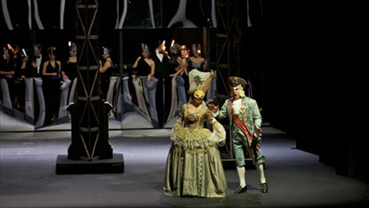 enas-xoros-metamfiesmenon-ksana-sti-luriki