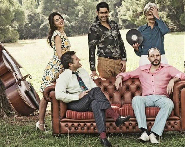 apoxairetame-ton-augousto-me-tous-gadjodilo-stin-taratsa-tou-gazarte