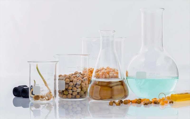 poies-kathimerines-trofes-pou-den-fantazomastan-mporei-na-blaptoun-to-dna-mas