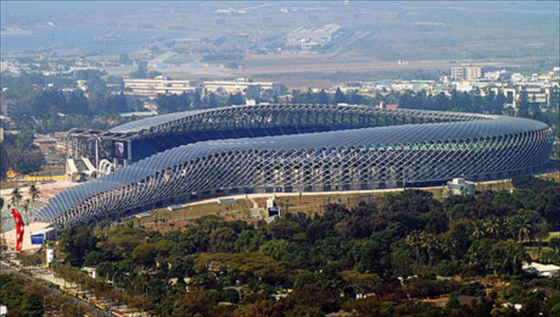 ta-10-pio-asunithista-gipeda-podosfairou-ston-kosmo