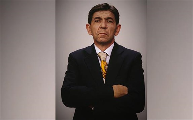 enas-monologos-ektos-ulis-sto-theatro-alkmini