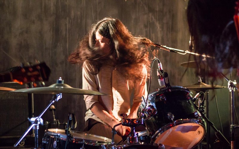 egkainiasame-ti-sunauliki-sezon-me-kikagaku-moyo-kai-cyanna-mercury