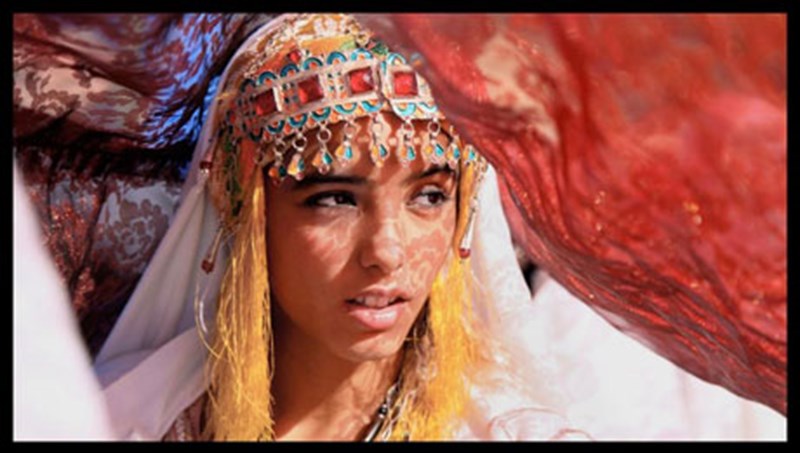 sugxroni-lusistrati-me-marokino-aera