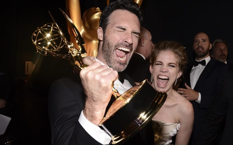 emmy-2016-gouesteros-leukos-oikos-kai-oJ