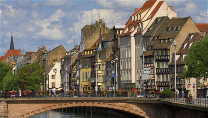 gallia-xoris-sunora-oi-pio-endiaferouses-akritikes-gallikes-poleis