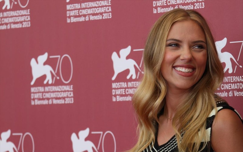 i-scarlett-Johansson-diaskeuazei-new-order