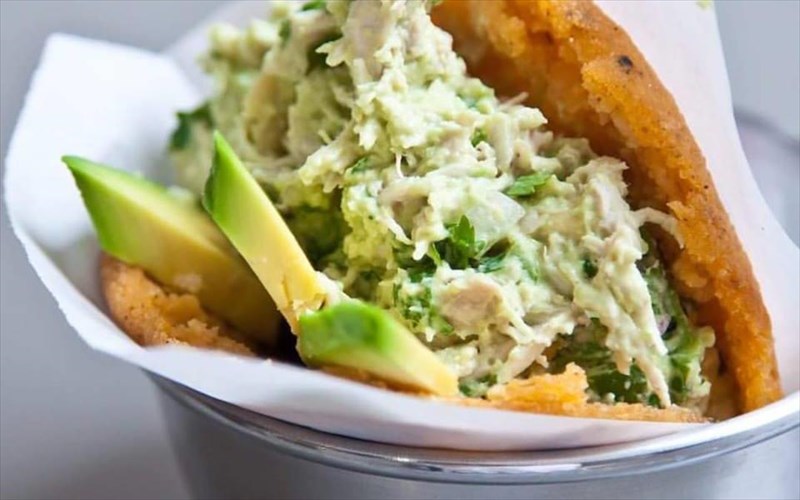 los-loros-arepas-kai-empanadas-geuseis-apo-karakas-kai-mpogkota-sto-kentro-tis-athinas-empanadas-geuseis-apo-karakas-kai-mpogkota-sto-kentro-tis-athinas