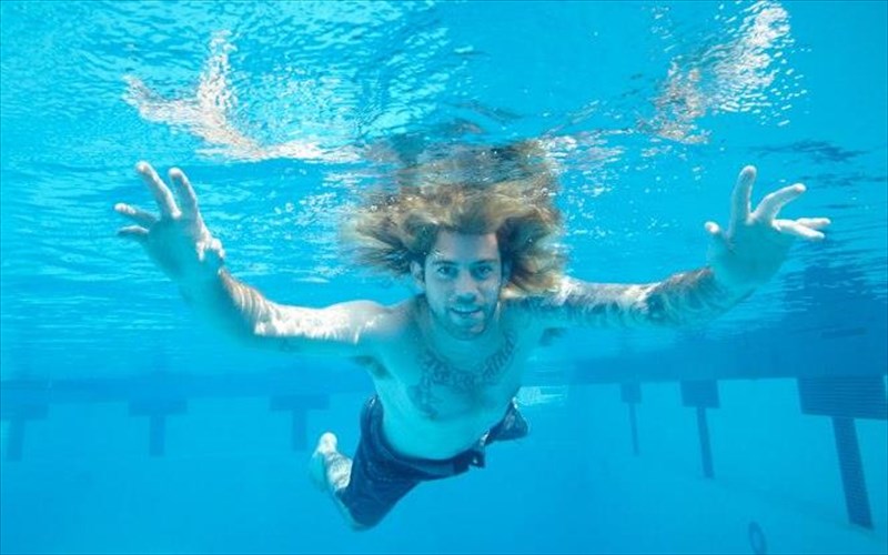 to-moro-tou-nevermind-anaparista-to-eksofullo-25-xronia-meta