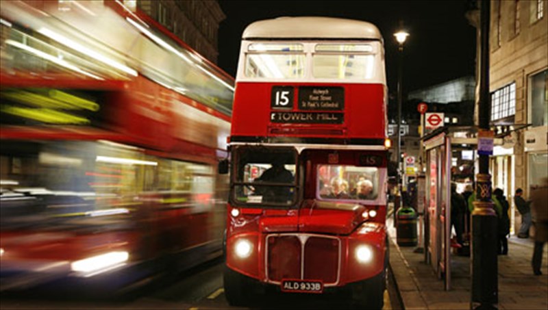 to-comeback-gia-to-kokkino-leoforeio-sumbolo-tou-londinou