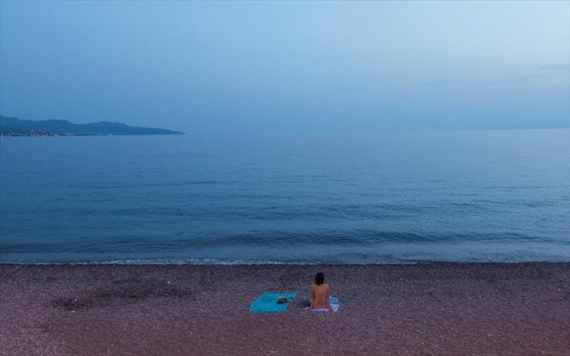 ta-mini-portfolios-65-fotografon-parousiazontai-stin-ellinoamerikaniki-enosi