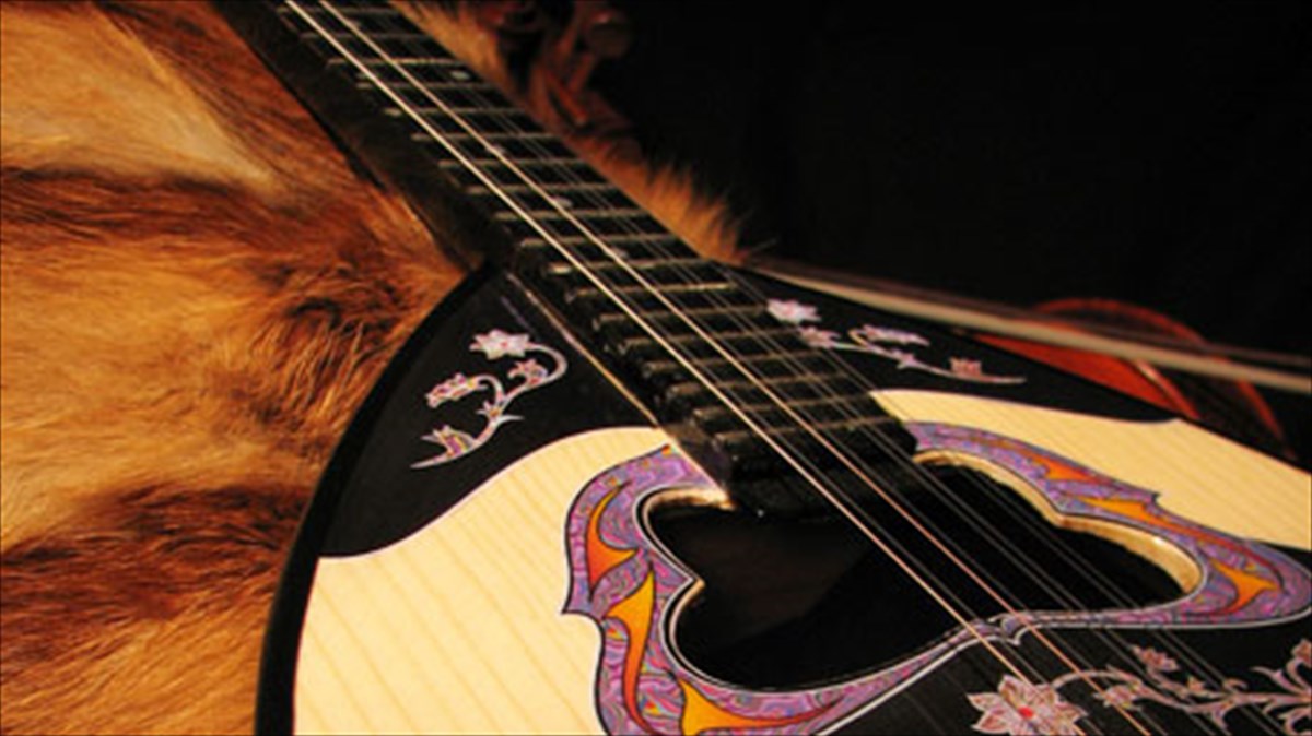 ta-tragoudia-ton-epanastatimenon-ellinon-pou-latrepsan-o-gkaite-kai-o-solomos-solomos