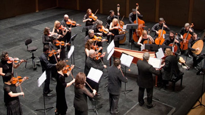 i-kamerata-taksideuei-sti-bienni-tou-1800