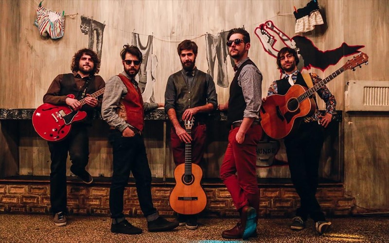 oi-Jaguar-bombs-sto-kentro-politismou-idruma-stauros-niarxos