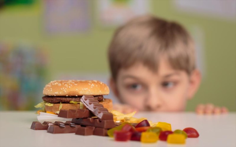 pos-na-stamatisete-ta-paidia-sas-apo-to-na-trone-kai-na-zitane-sunexos-gluka