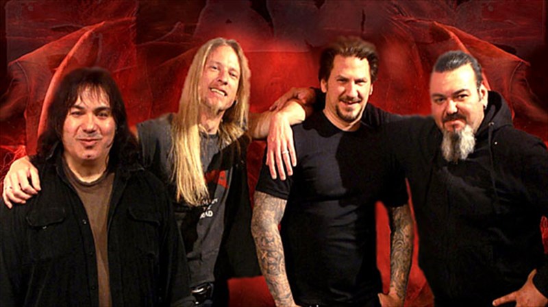 duo-metallikes-bradies-me-tous-flames