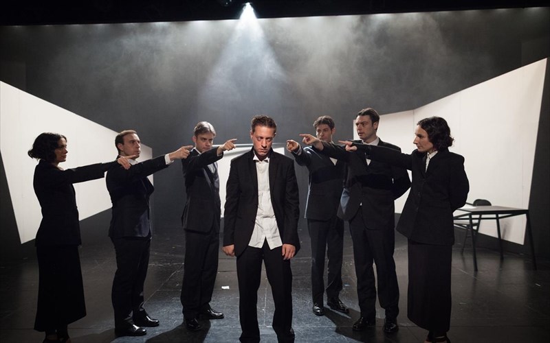 i-diki-tou-kafka-ksekina-sto-theatro-porta-dia-xeiros-mosxopoulou