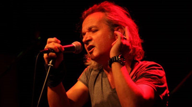 xristos-thibaios-pisteuo-sta-thaumata-kai-sta-paramuthia