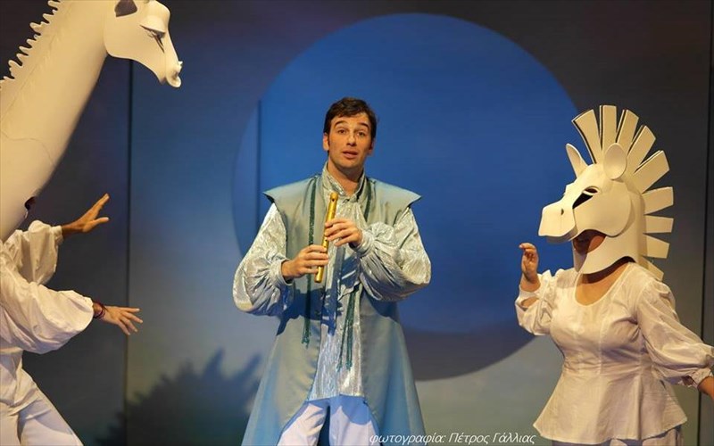 i-karmen-rouggeni-sustinei-ton-motsart-sta-paidia-me-tin-opera-o-magikos-aulos