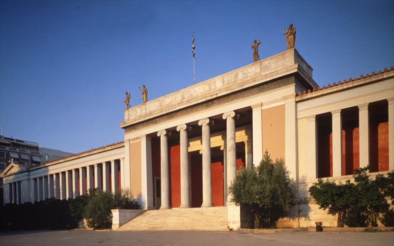 kuriakatiko-kunigi-arxaiologikou-thisaurou-sto-kentro-tis-athinas