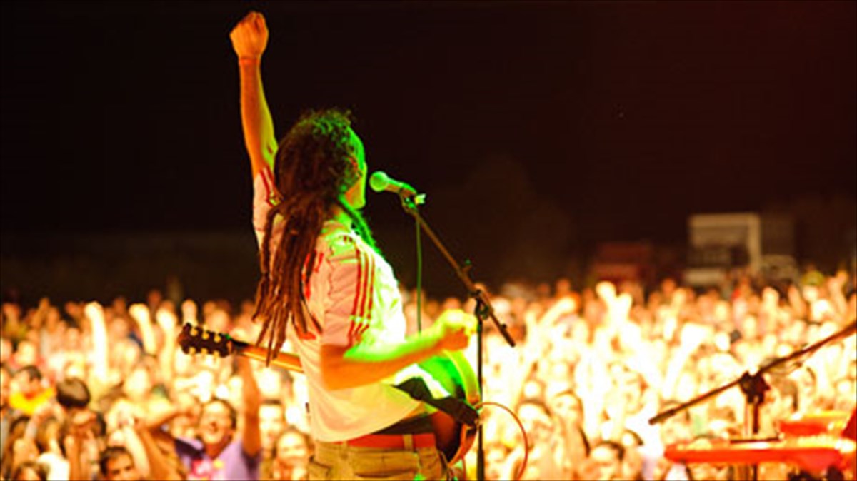 oi-locomondo-kleinoun-panigurika-ton-fetino-xeimona